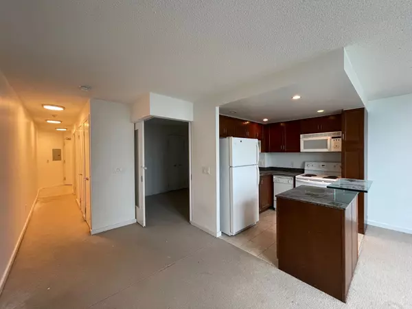 Toronto C01, ON M5J 2Y5,208 Queens Quay W #1505