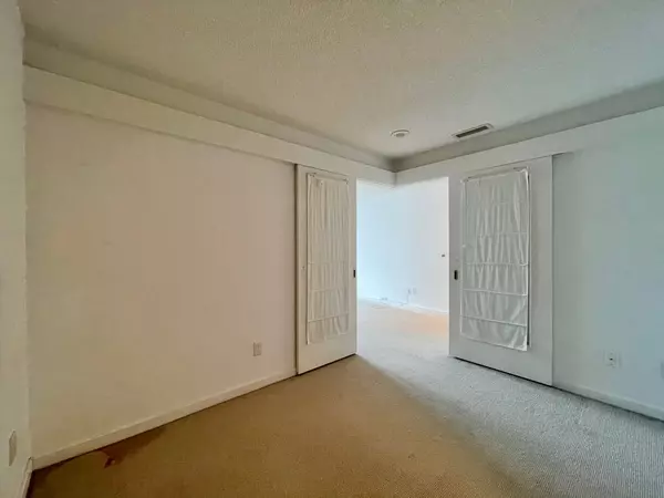 Toronto C01, ON M5J 2Y5,208 Queens Quay W #1505