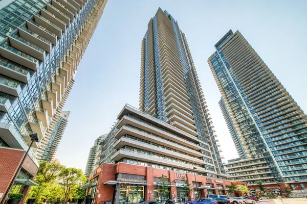 Toronto W06, ON M8V 0C1,2220 Lakeshore BLVD W #3106