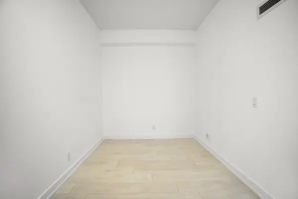 Toronto W06, ON M8V 0C1,2220 Lakeshore BLVD W #3106