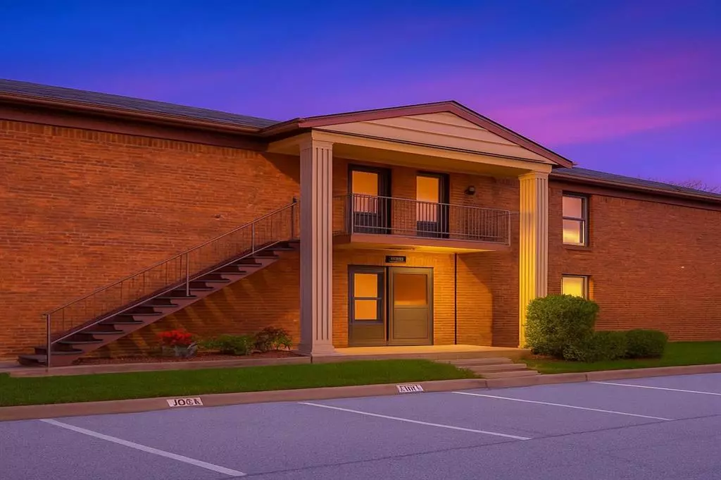 Fort Worth, TX 76126,4036 Ridglea Country Club Drive #1006