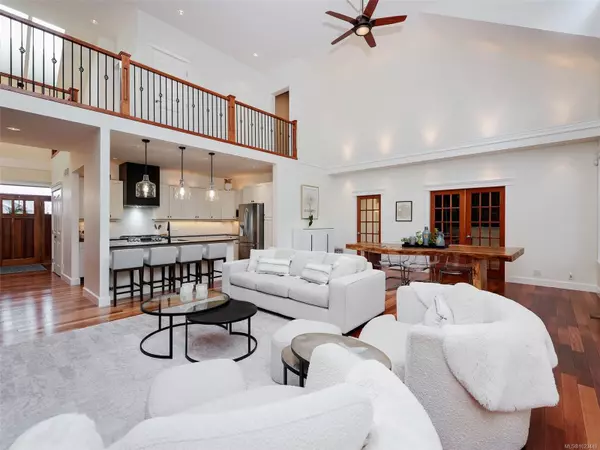 Langford, BC V9B 6T3,2196 Nicklaus Dr