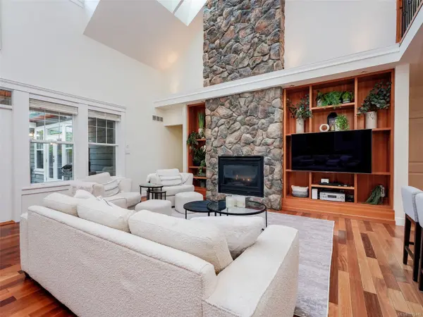 Langford, BC V9B 6T3,2196 Nicklaus Dr