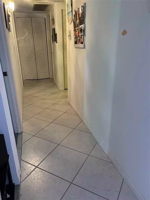 Boca Raton, FL 33431,250 NE 20th Street #1040