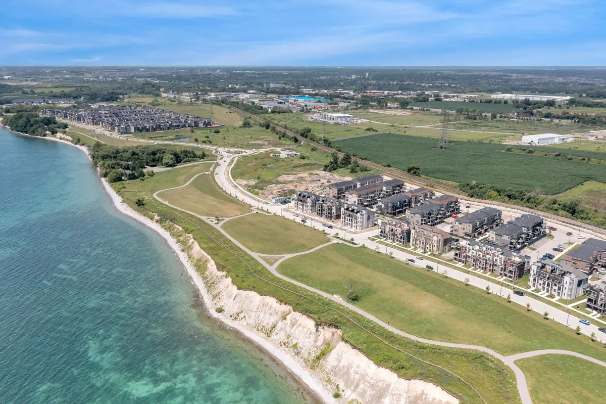 Clarington, ON L1C 7E9,563 Port Darlington RD