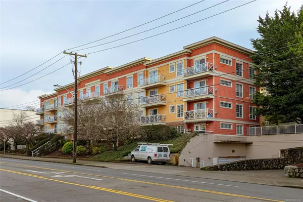 Victoria, BC V8T 2B3,1371 Hillside Ave #PH 10
