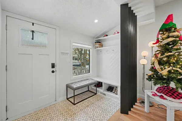 835 18 AVE NW, Calgary, AB T2M 0V4