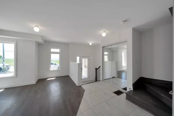 Clarington, ON L1C 7E9,563 Port Darlington RD