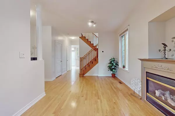 Richmond Hill, ON L4E 4B1,19 Longwood AVE S