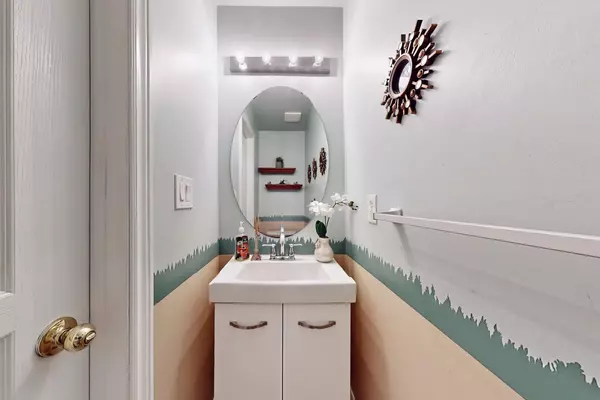 Richmond Hill, ON L4E 4B1,19 Longwood AVE S