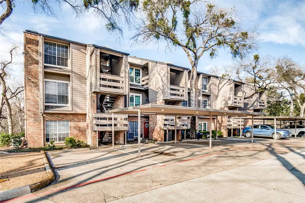 Dallas, TX 75231,9801 Royal Lane #711