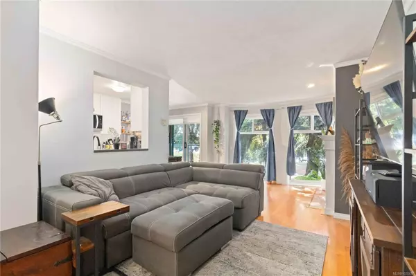 Saanich, BC V8X 2W6,898 Vernon Ave #206