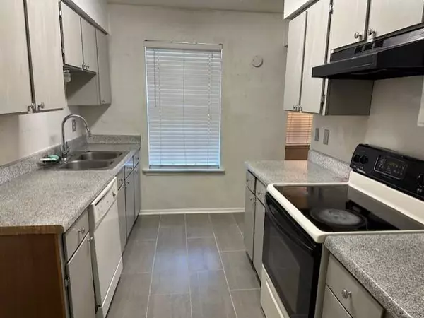 Kennedale, TX 76060,810 Woodland Court