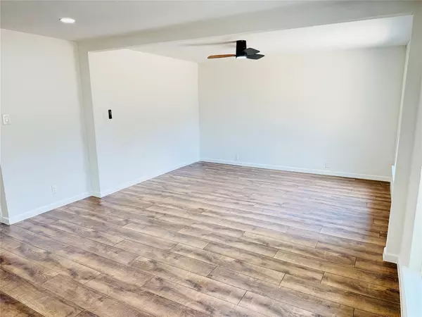 Dallas, TX 75211,740 Bimebella Lane