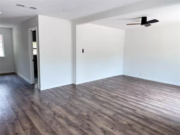 Dallas, TX 75211,740 Bimebella Lane