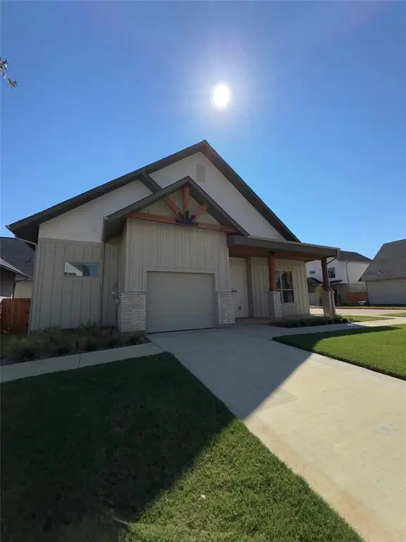 Aubrey, TX 76227,2036 Oak Grove #147