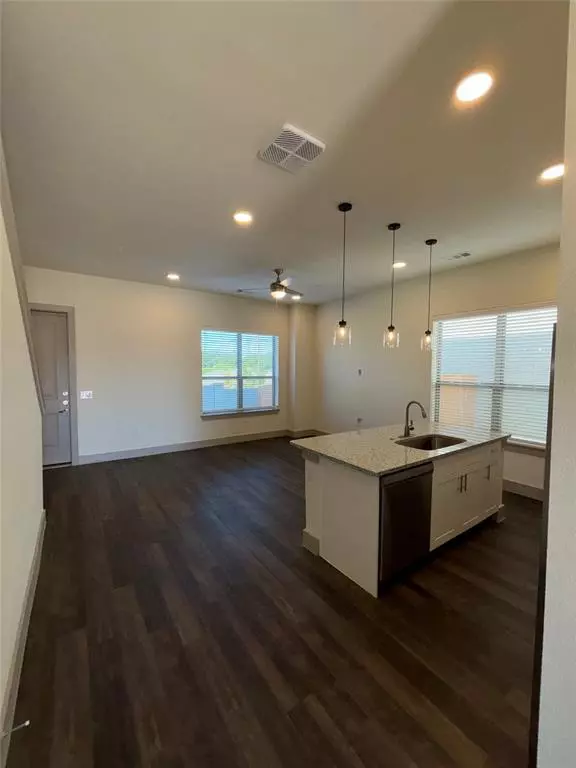 Aubrey, TX 76227,2036 Oak Grove #107