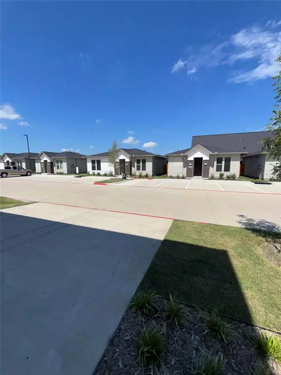 Melissa, TX 75454,300 Lucas Lane #117