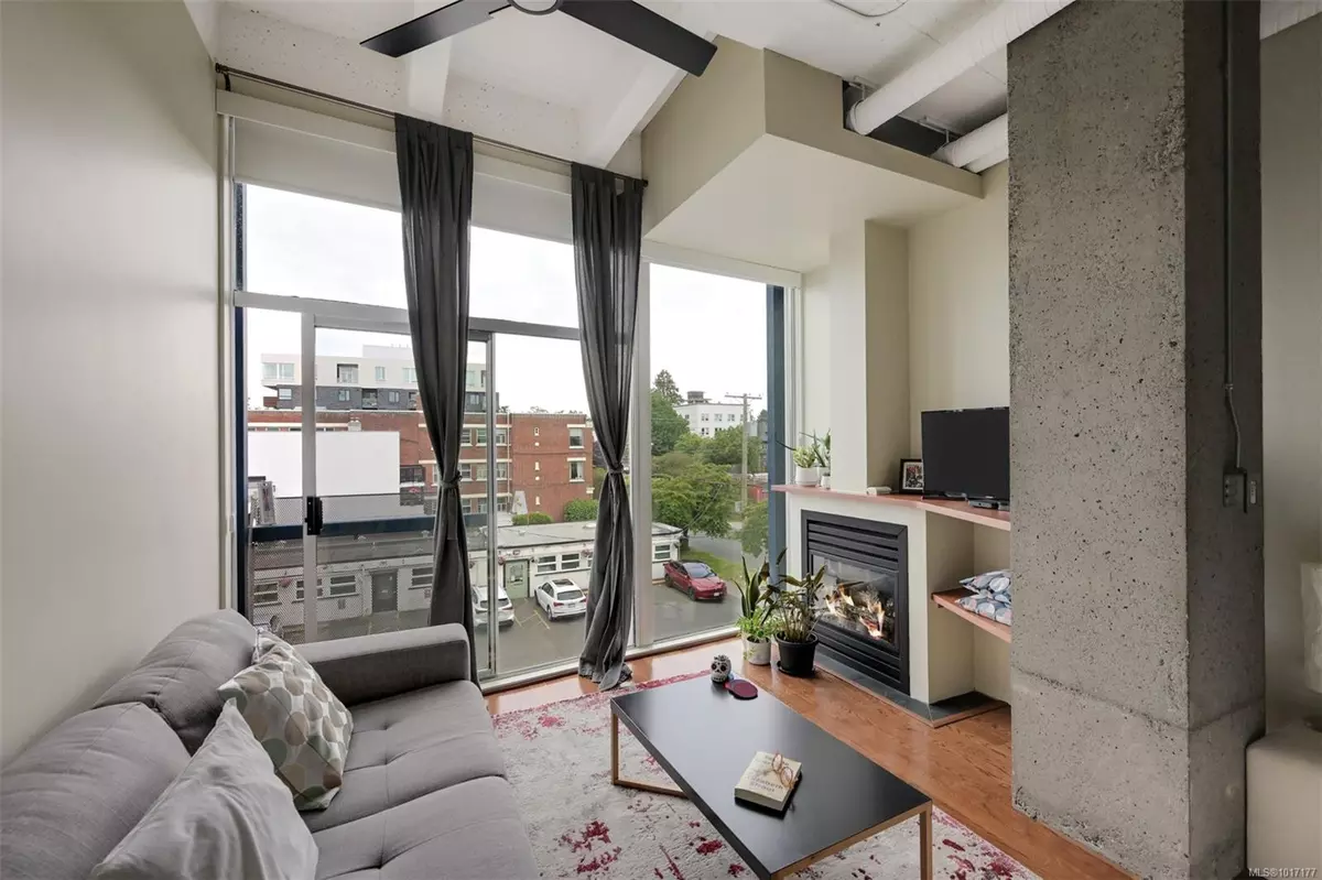 Victoria, BC V8V 5A1,1061 Fort St #305