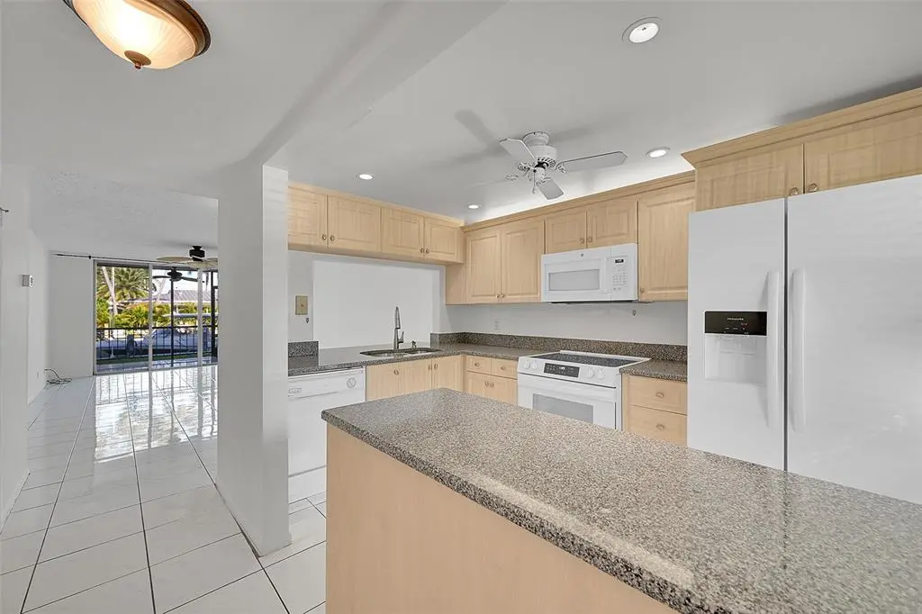 Pompano Beach, FL 33062,777 S Federal Hwy #N105