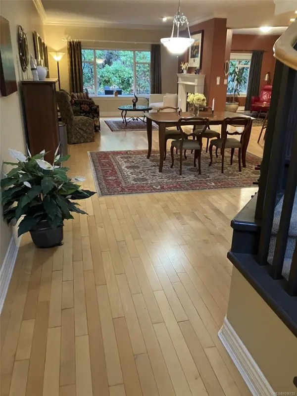 Saanich, BC V8N 6L4,4522 Gordon Point Dr #4