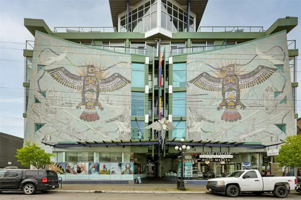 Victoria, BC V8V 5A1,1061 Fort St #305