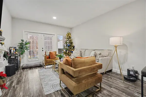 Dallas, TX 75243,8550 Fair Oaks Crossing #116