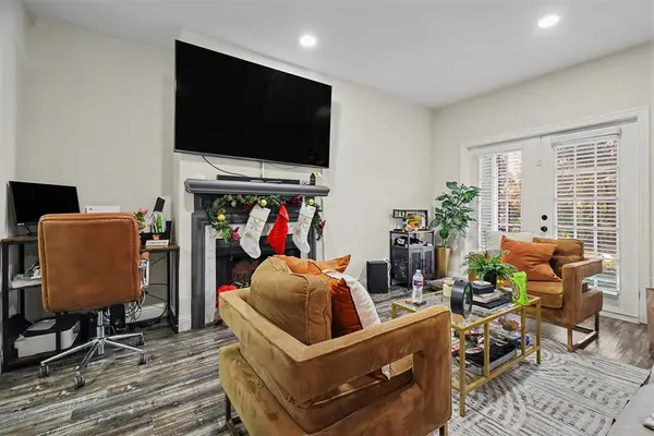 Dallas, TX 75243,8550 Fair Oaks Crossing #116