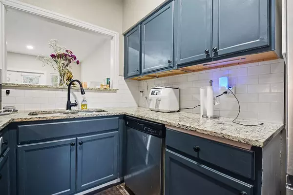 Dallas, TX 75243,8550 Fair Oaks Crossing #116