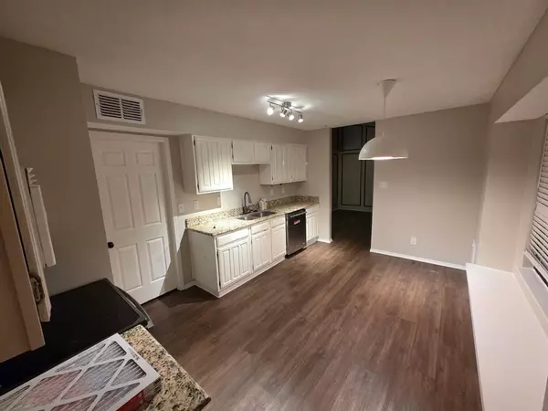 Dallas, TX 75238,Address not disclosed