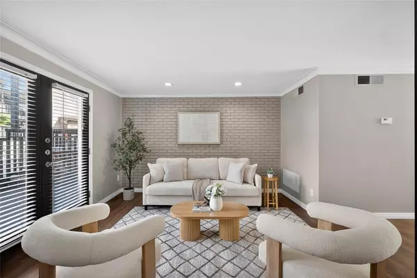 Dallas, TX 75230,10109 Regal Park Lane #117