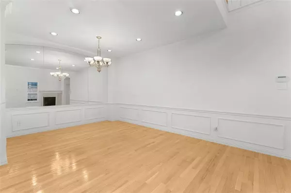 Irving, TX 75063,8108 Locust Street