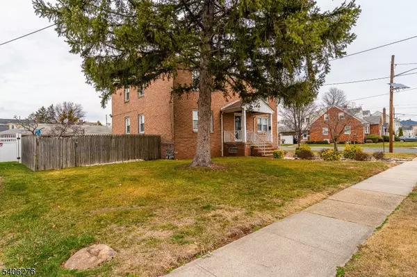 Carteret Boro, NJ 07008,18 Tennyson St Unit 2 #2