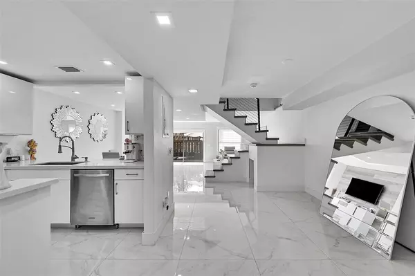 Coral Springs, FL 33065,9962 Royal Palm Blvd #9962