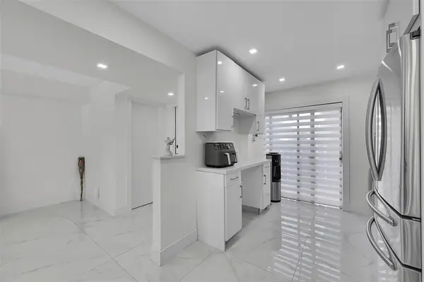 Coral Springs, FL 33065,9962 Royal Palm Blvd #9962