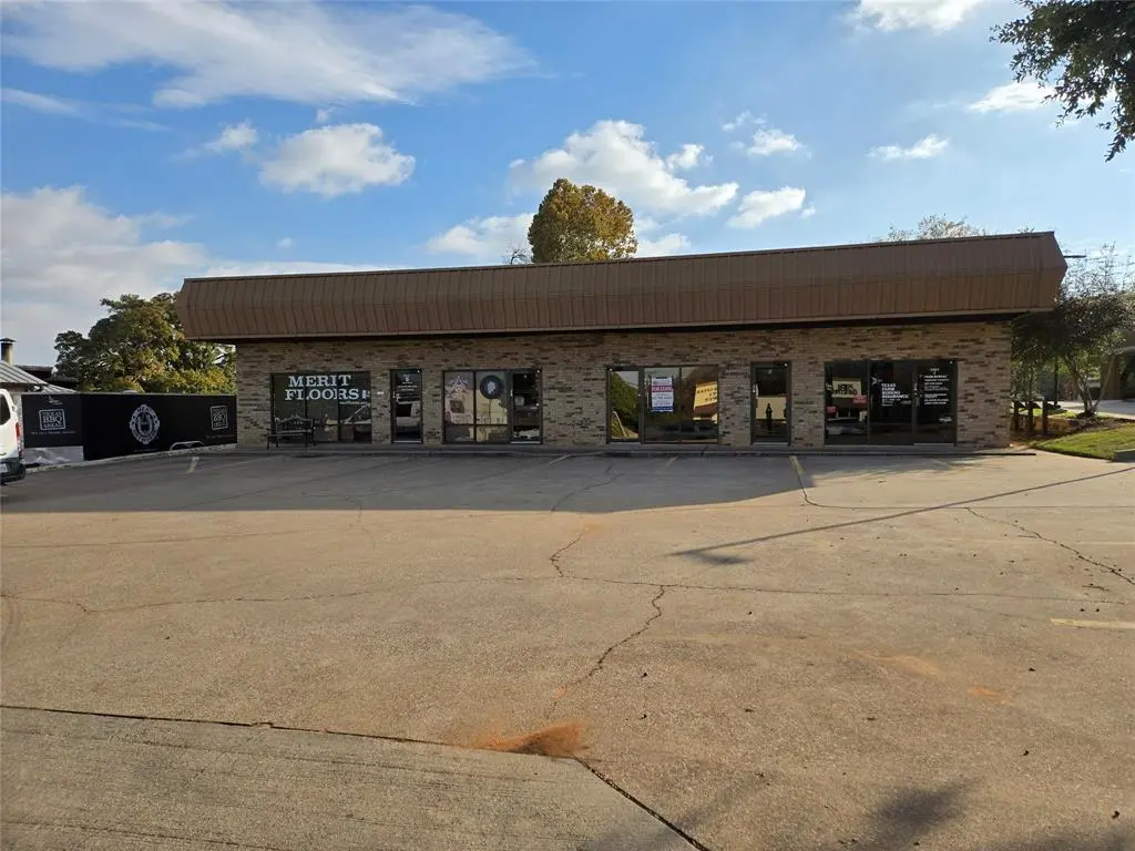 Grapevine, TX 76051,1001 W Northwest Hwy Parkway