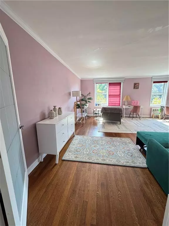 Staten Island, NY 10301,350 Richmond TER #7L