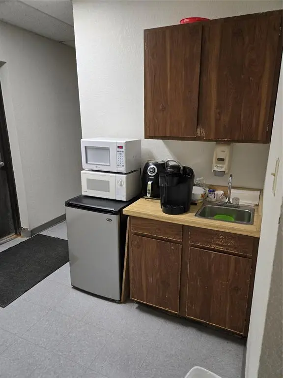 Grapevine, TX 76051,1001 W Northwest Hwy Parkway