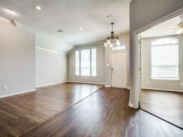 The Colony, TX 75056,5924 Legend Lane