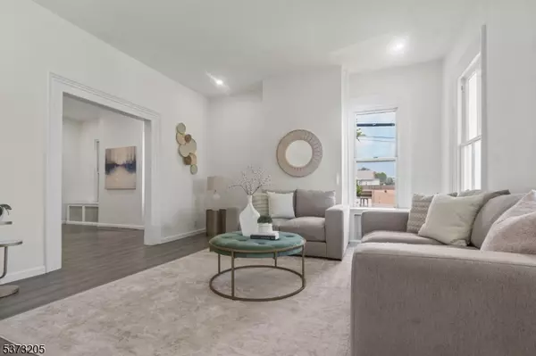 Bayonne City, NJ 07002,10 E 45Th St