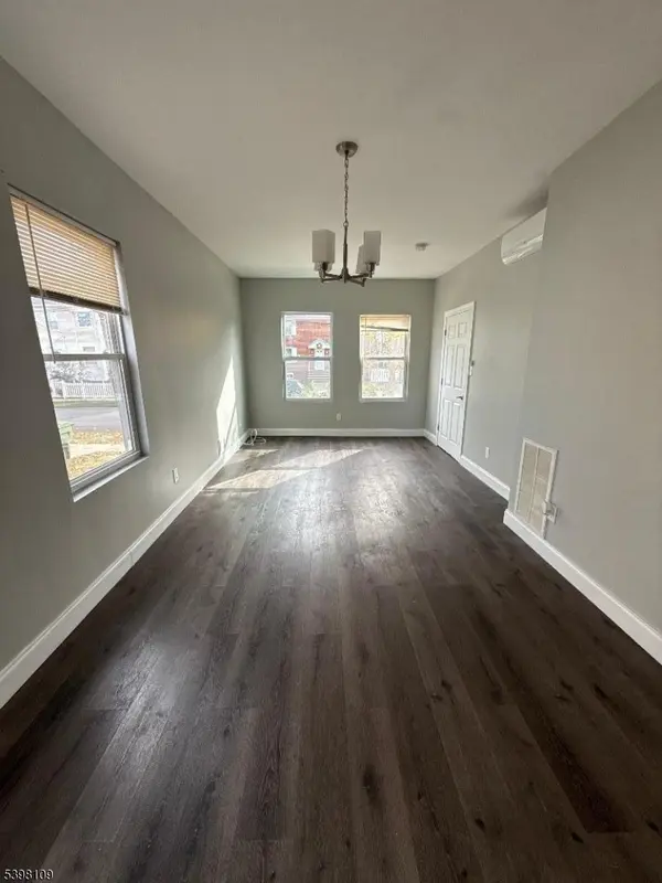 Linden City, NJ 07036,409 E Elm St