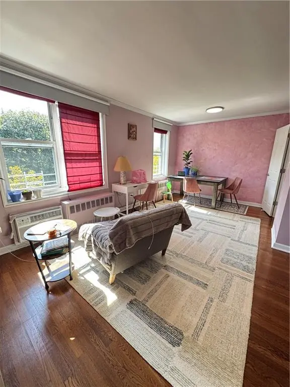 Staten Island, NY 10301,350 Richmond TER #7L