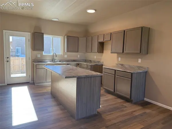 Pueblo, CO 81008,2314 Starboard LN