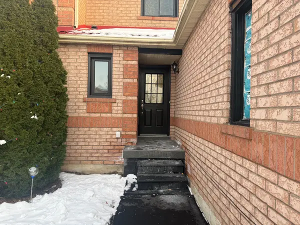 Brampton, ON L6Y 5E5,129 Lent CRES