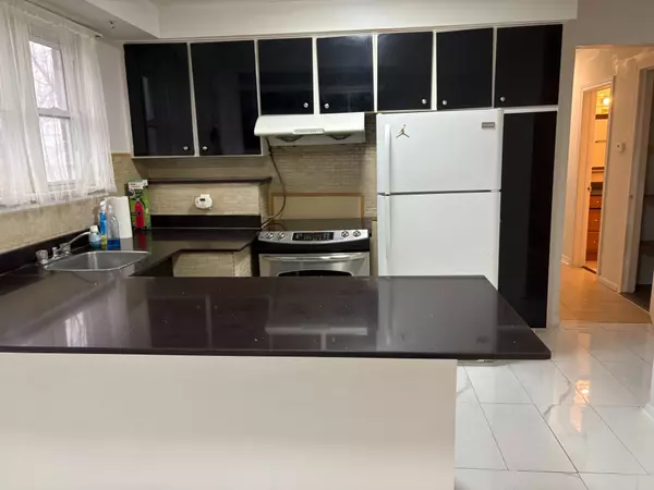 Brampton, ON L6T 1M1,33 Ashwood CRES