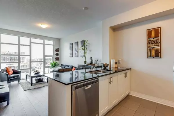 Grimsby, ON L3M 0G6,10 Concord PL #407