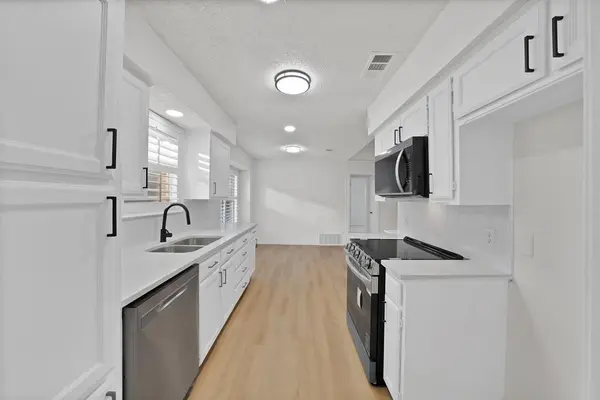 Arlington, TX 76017,825 Meadowdale Road