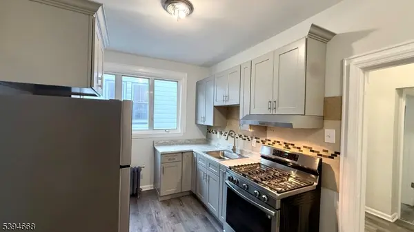 East Orange City, NJ 07018,56 Lindsley Pl, unit 2 #1