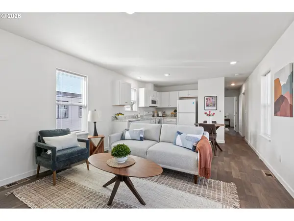 Junction City, OR 97448,1085 W 1ST AVE #E