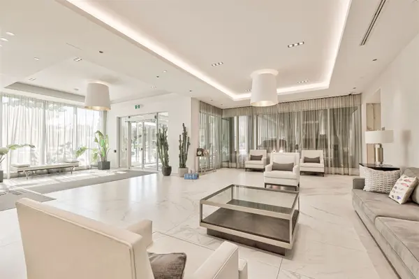 Toronto W01, ON M6S 1A1,1926 Lakeshore BLVD